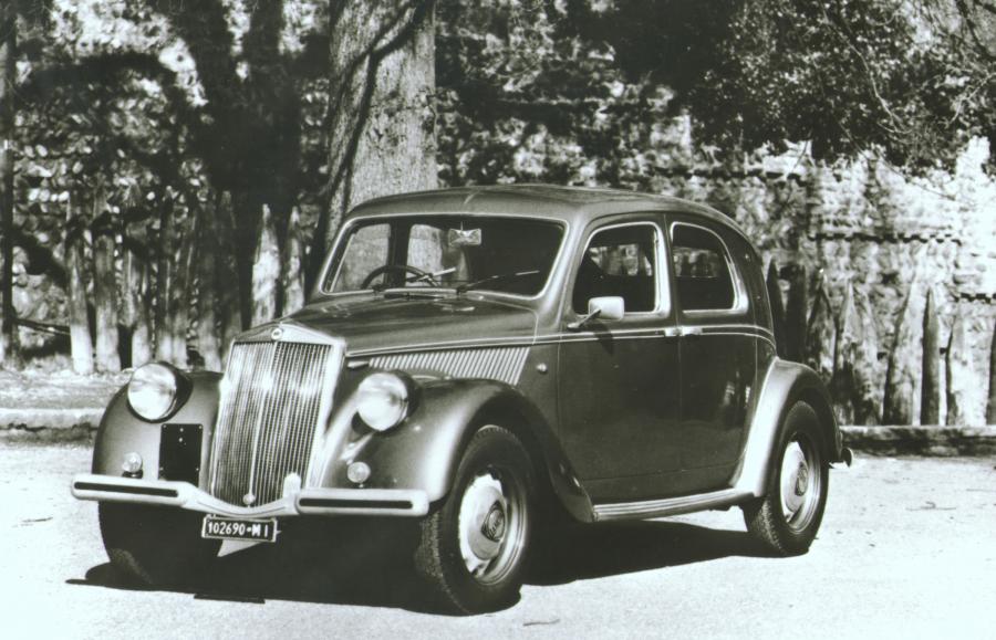  Lancia Aprilia 1937 года  (фото 3 из 20)
